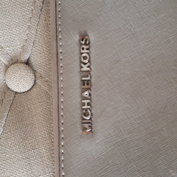 Michael Kors Gray Leather Zip Clutch Waller - Picture 3 of 10